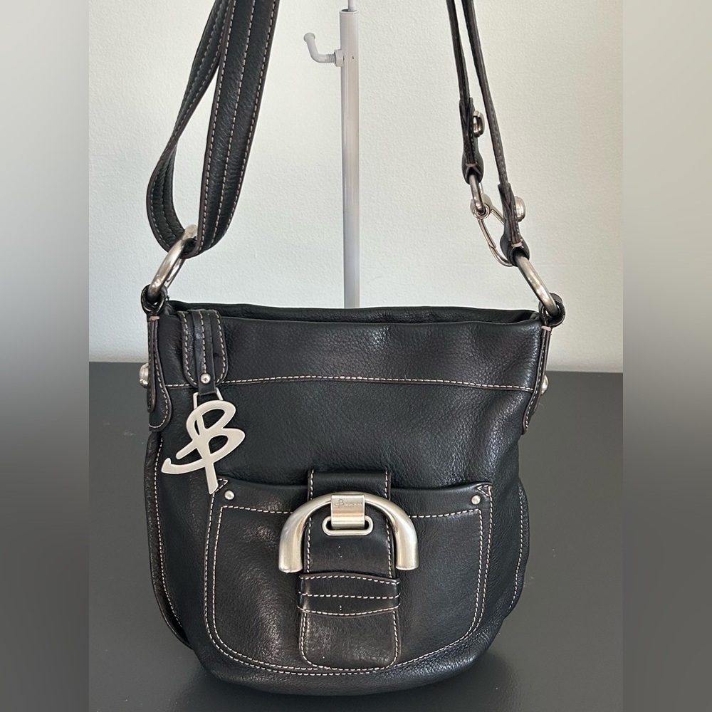 B. Makowsky Black Leather Shoulder Bag Buckle crossbody - Picture 3 of 14